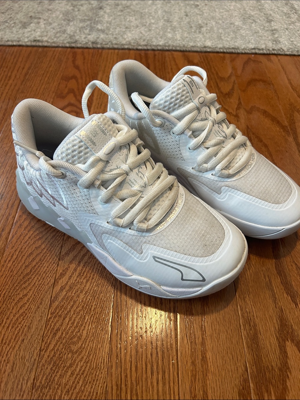 Boys Puma White Athletic Sneakers - Low Top Trainer - Melos